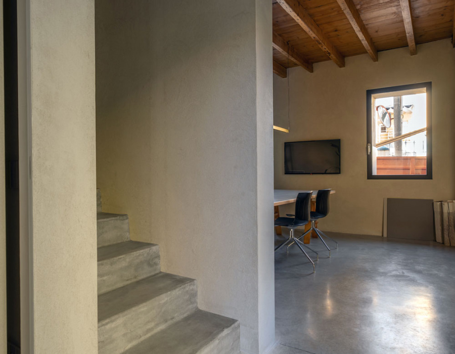 Deco Nuvolato Isoplam, pavimento nuvolato per interni. Finitura mineral gray. Studio Architettura Locatelli & Pepato, Padova (PD)01