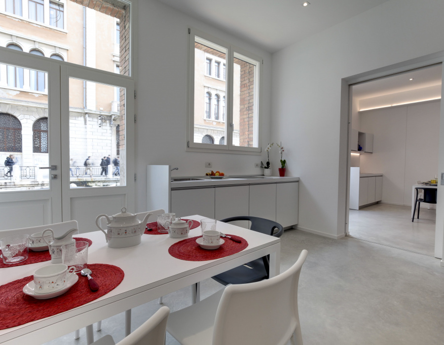 Deco Nuvolato, nuvolato effect floor with light gray. Castello6525 luxury lofts, Venice, Italy