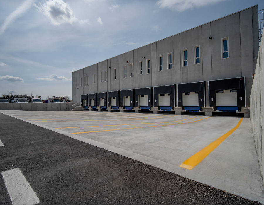 concrete floor for loading and unloading of goods - Ferrowine Castelfranco V.to
