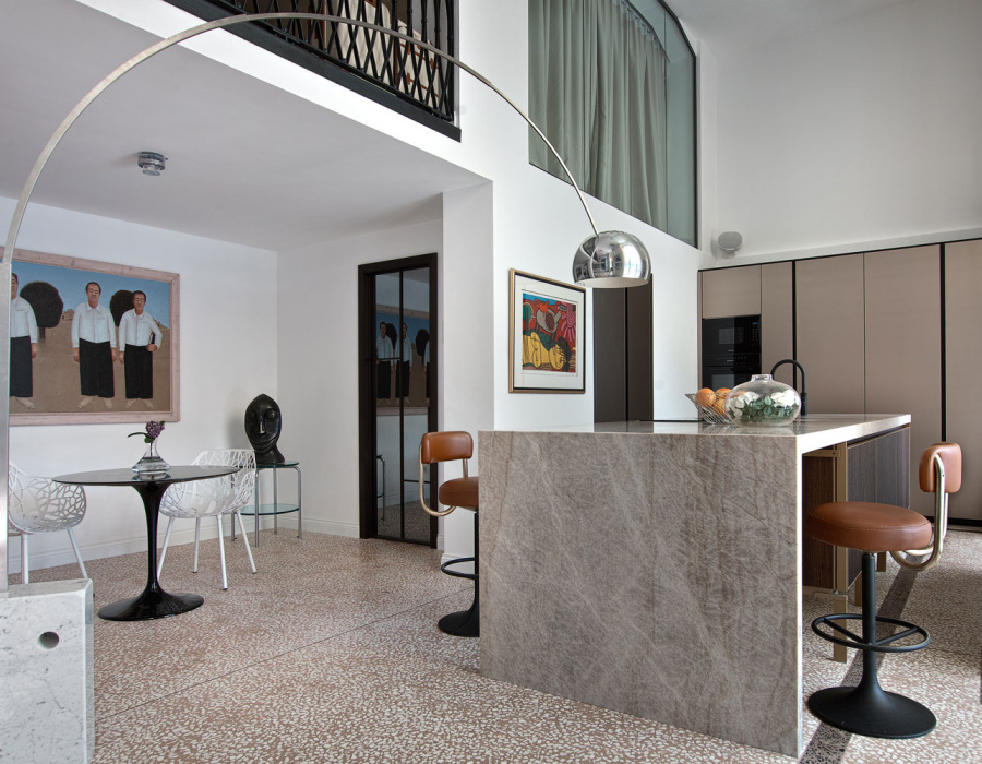Maxi Venetian floor Terrazzoverlay XL. Color Duna, Verona and Nero Ebano marble. Private villa, Moltrasio (CO) 06