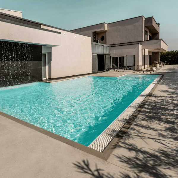 Skygrip outlines the external scenario of a new Lombard villa