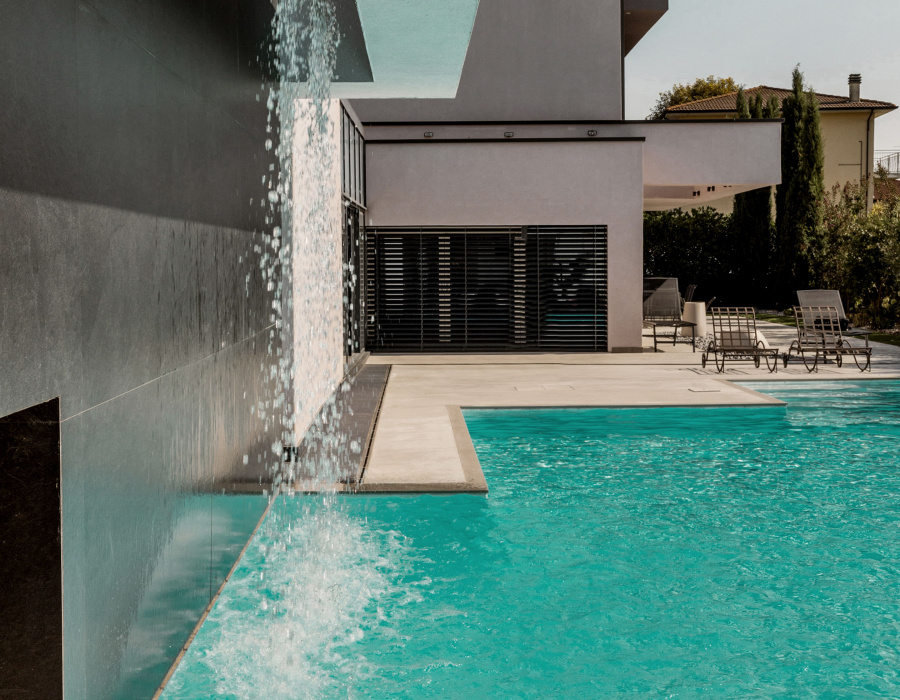 Skygrip pavimento effetto grip basso spessore per esterni, finitura platinum. Villa privata, Porto Mantovano (MN) 09