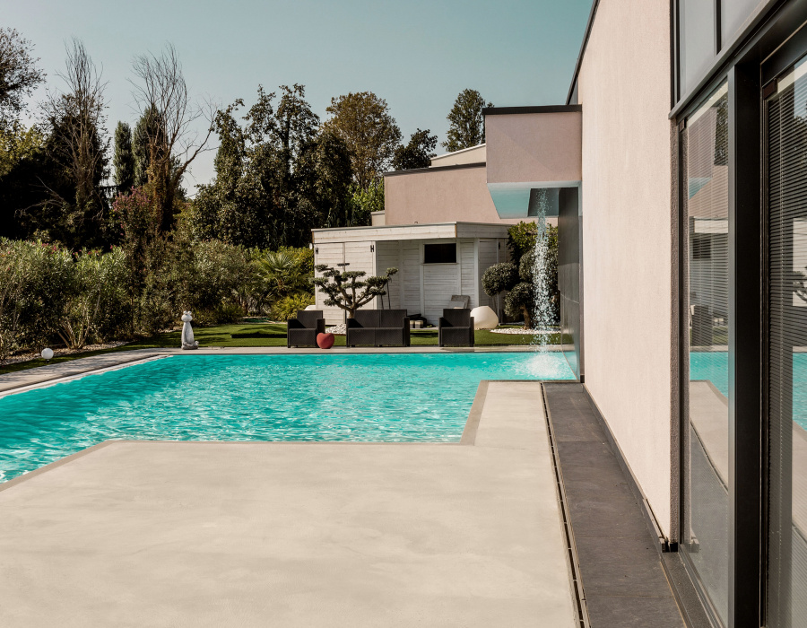 Skygrip pavimento effetto grip basso spessore per esterni, finitura platinum. Villa privata, Porto Mantovano (MN) 