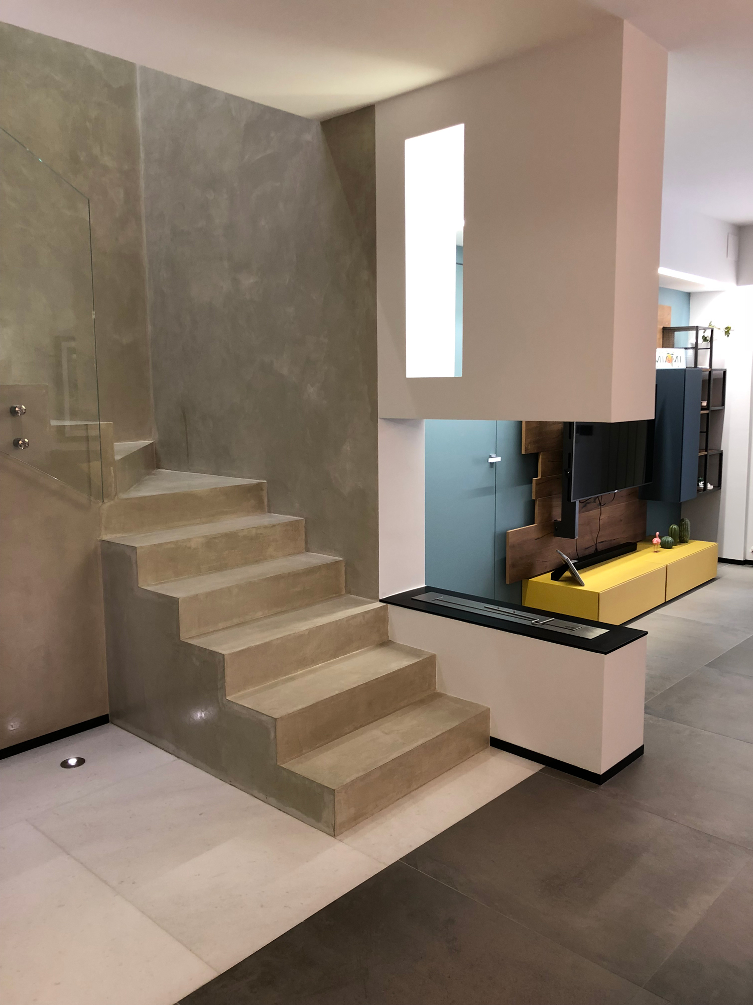 Microverlay®, low thickness concrete resin coating, gray finish. Private villa. Alcamo, Italy. 02